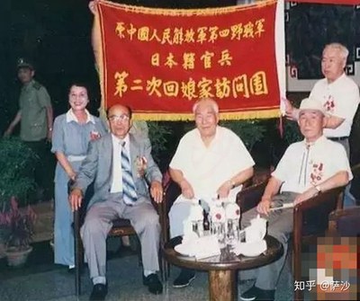 2019年9月25日，中国驻日本使馆举行“庆祝中华人民共和国成立70周年”纪念章颁发仪式，向27名日本籍解放军老战士及12名老战士家属颁发纪念章。