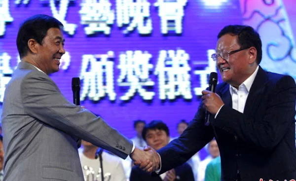 刘长乐曾为前重庆市委书记薄熙来“唱红打黑”大造声势。（图片来源：网络）