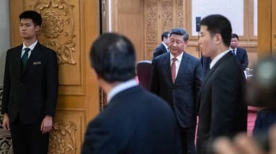 2019年4月24日，习近平在北京大会堂迎宾（图片来源:Fred Dufour - Pool/Getty Images）
